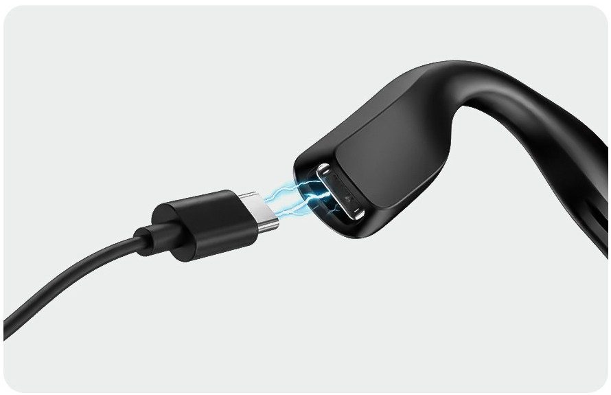 Charging cable connected to the AI glasses temple